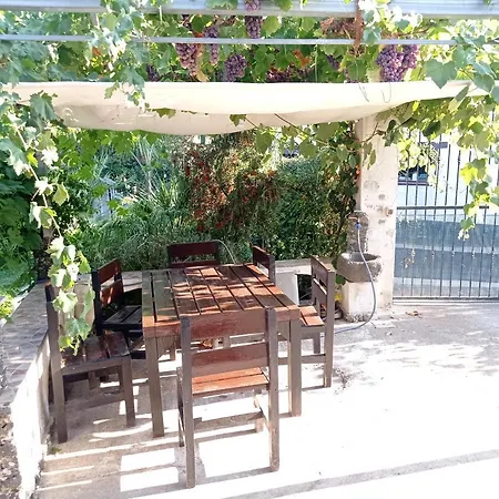 La Rosa Dell'etna * Castiglione De Sicilia