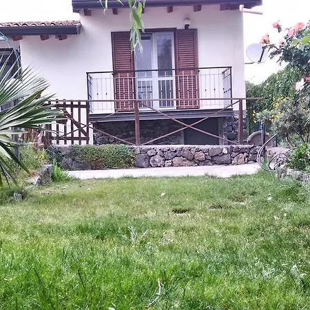 La Rosa Dell'etna Tatil Evi *